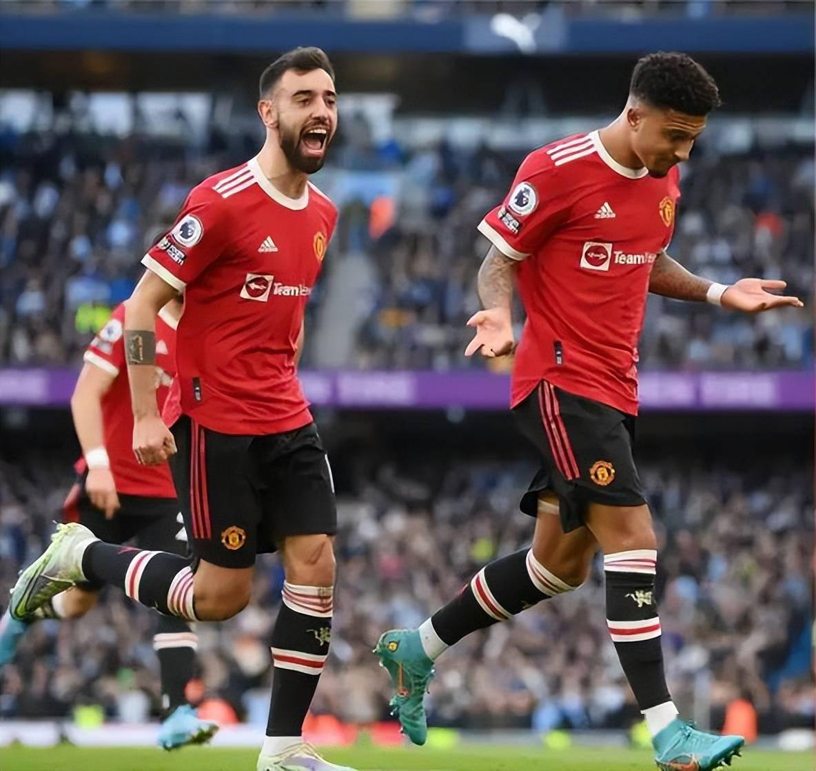 里昂训练开放日，国际比赛日迎来里程碑引欢呼，荷甲在即，数据趋势出现新变化的简单介绍