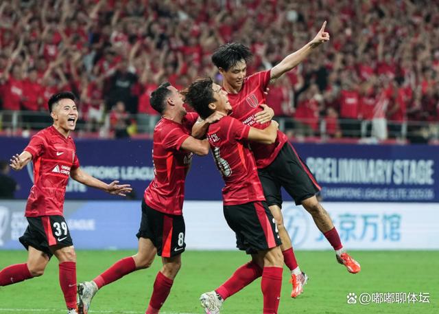 包含今晨上海申花备战亚冠;篮板制胜细节曝光;质疑声仍在;球队文化再被提及的词条 包含今晨上海申花备战亚冠;篮板制胜细节曝光;质疑声仍在;球队文化再被提及的词条